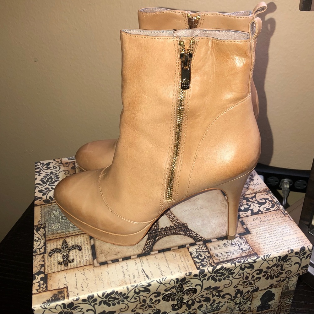 Vince Camuto Edorn Honey Colored Ankle Heel Boots